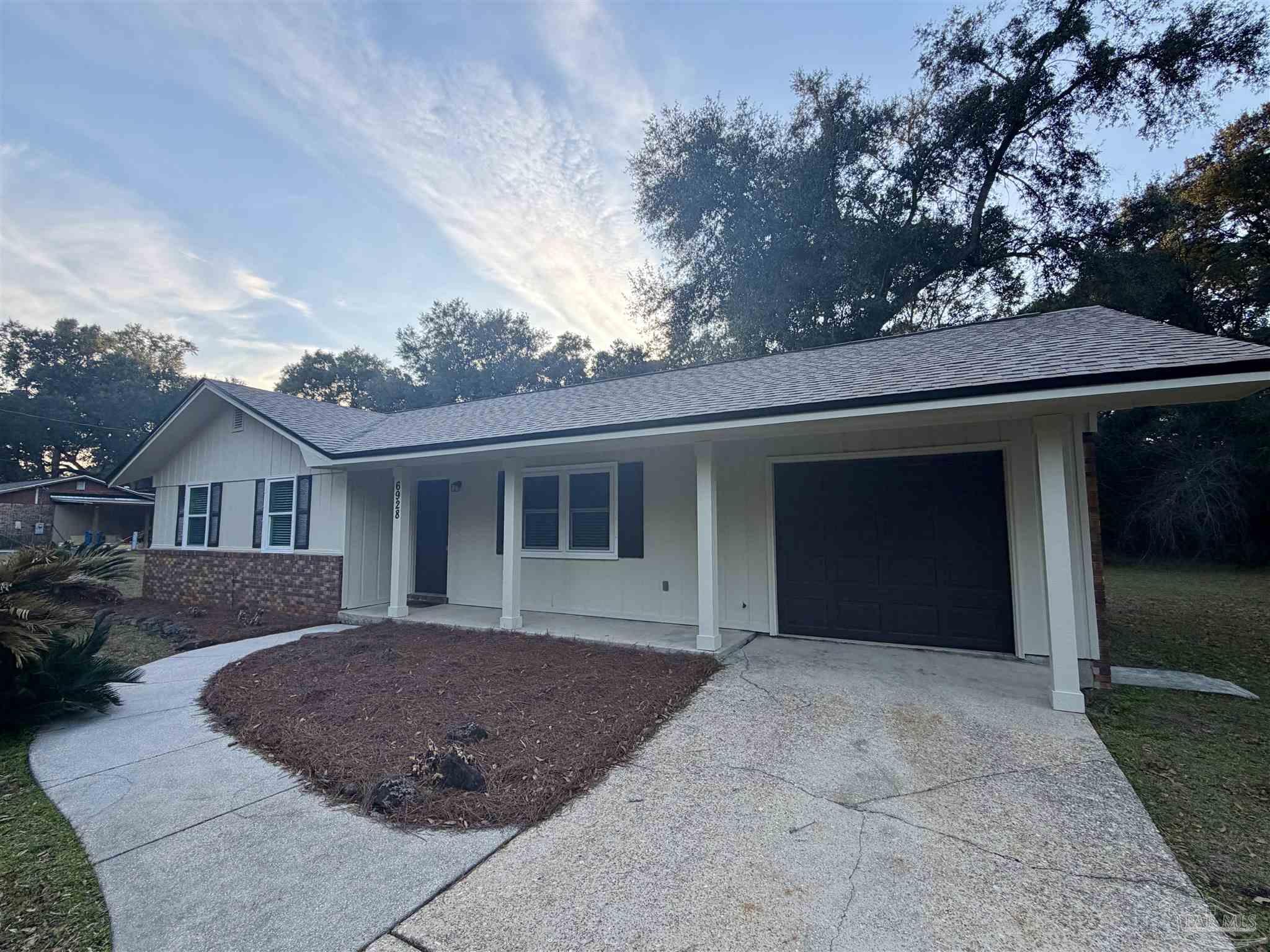 6928 Javid Road Milton, FL 32583 - Photo 5 of 27