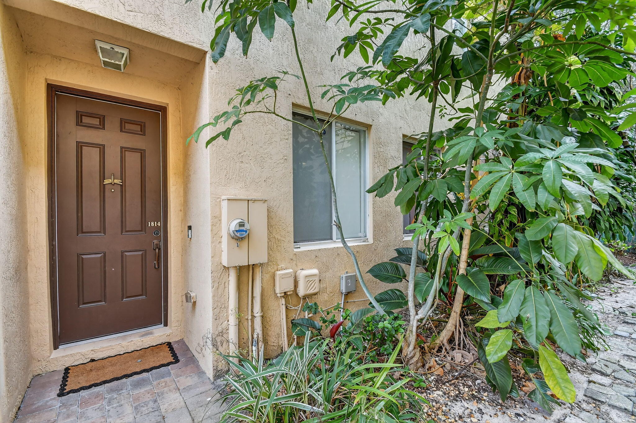 1814 Sonrisa Street Riviera Beach, FL 33404 - Photo 3 of 43 5-web-or-mls-DSC_4083