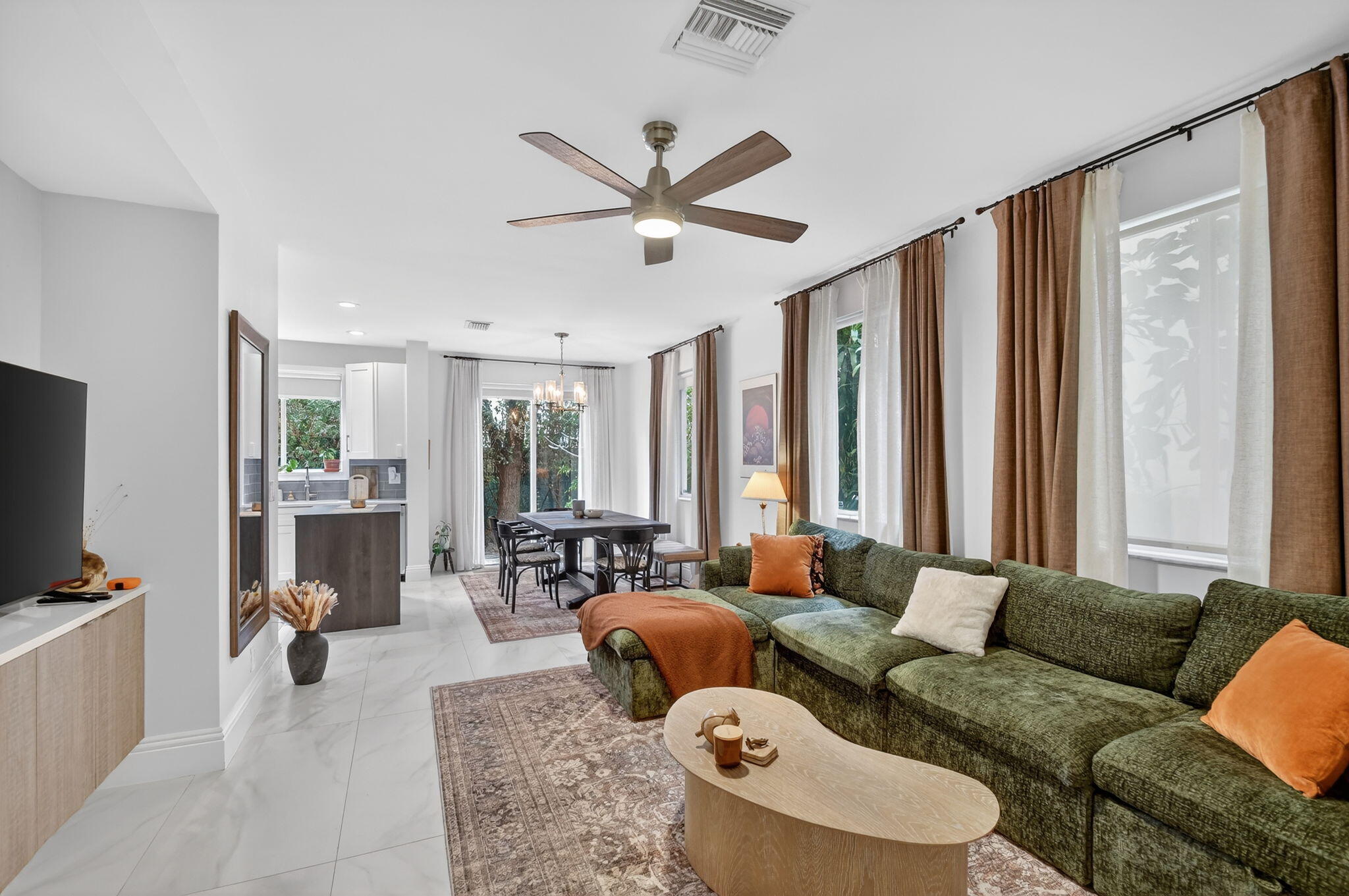 1814 Sonrisa Street Riviera Beach, FL 33404 - Photo 5 of 43 8-web-or-mls-DSC_4095