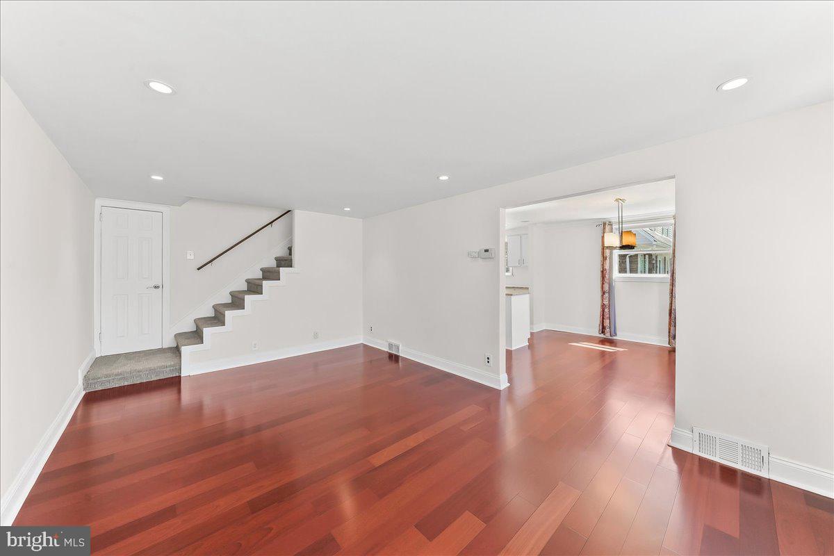 755 Braxton Road Ridley Park, PA 19078 - Photo 3 of 27 Living room