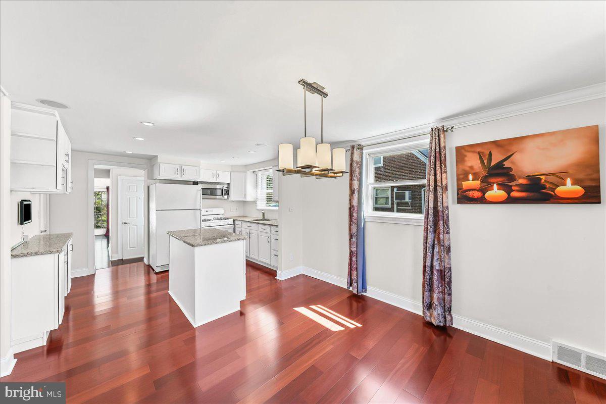 755 Braxton Road Ridley Park, PA 19078 - Photo 4 of 27 Bright and inviting kitchen space.