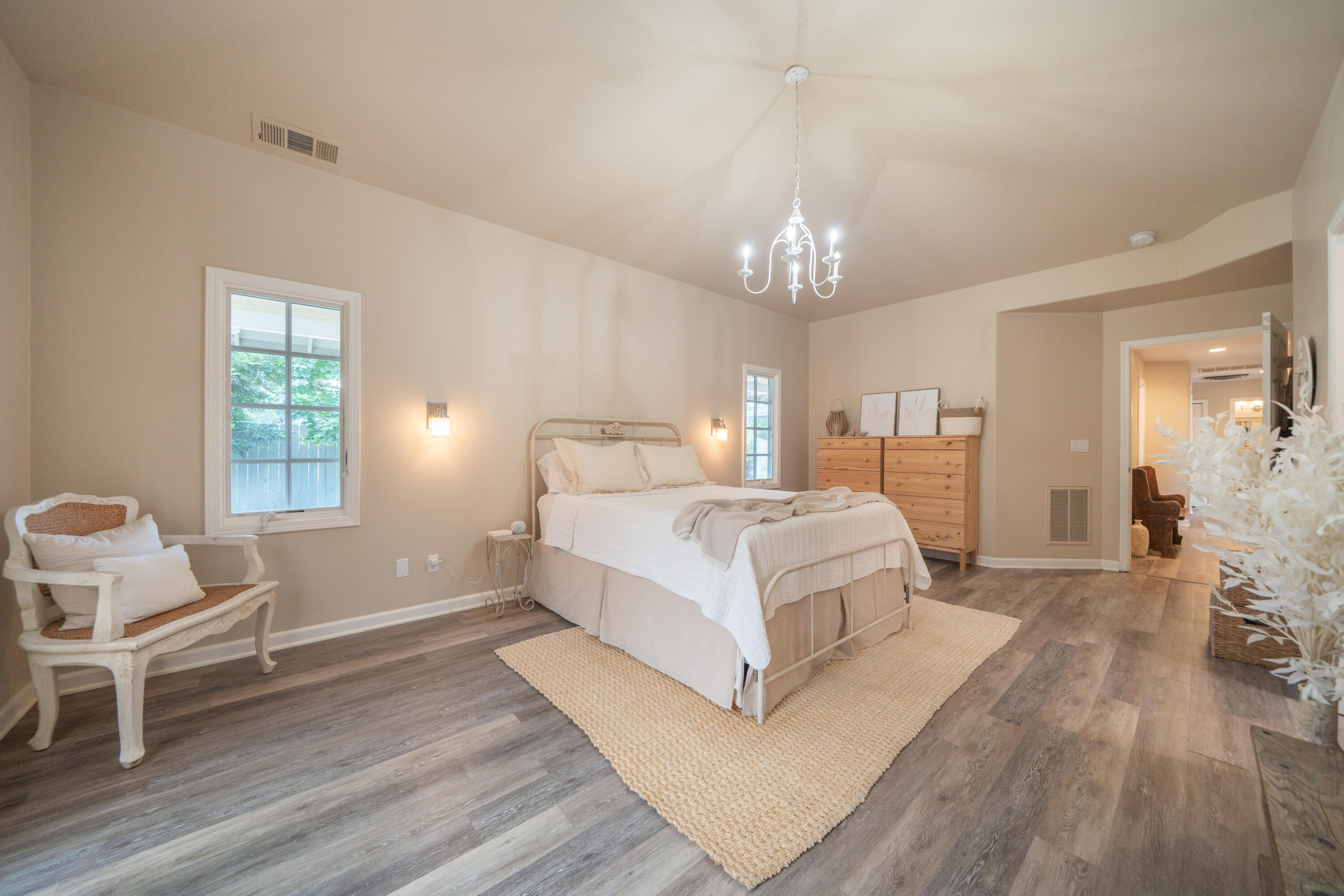 1044 Riviera Drive Redding, CA 96001 - Photo 24 of 46 1044 Riviera Dr-34
