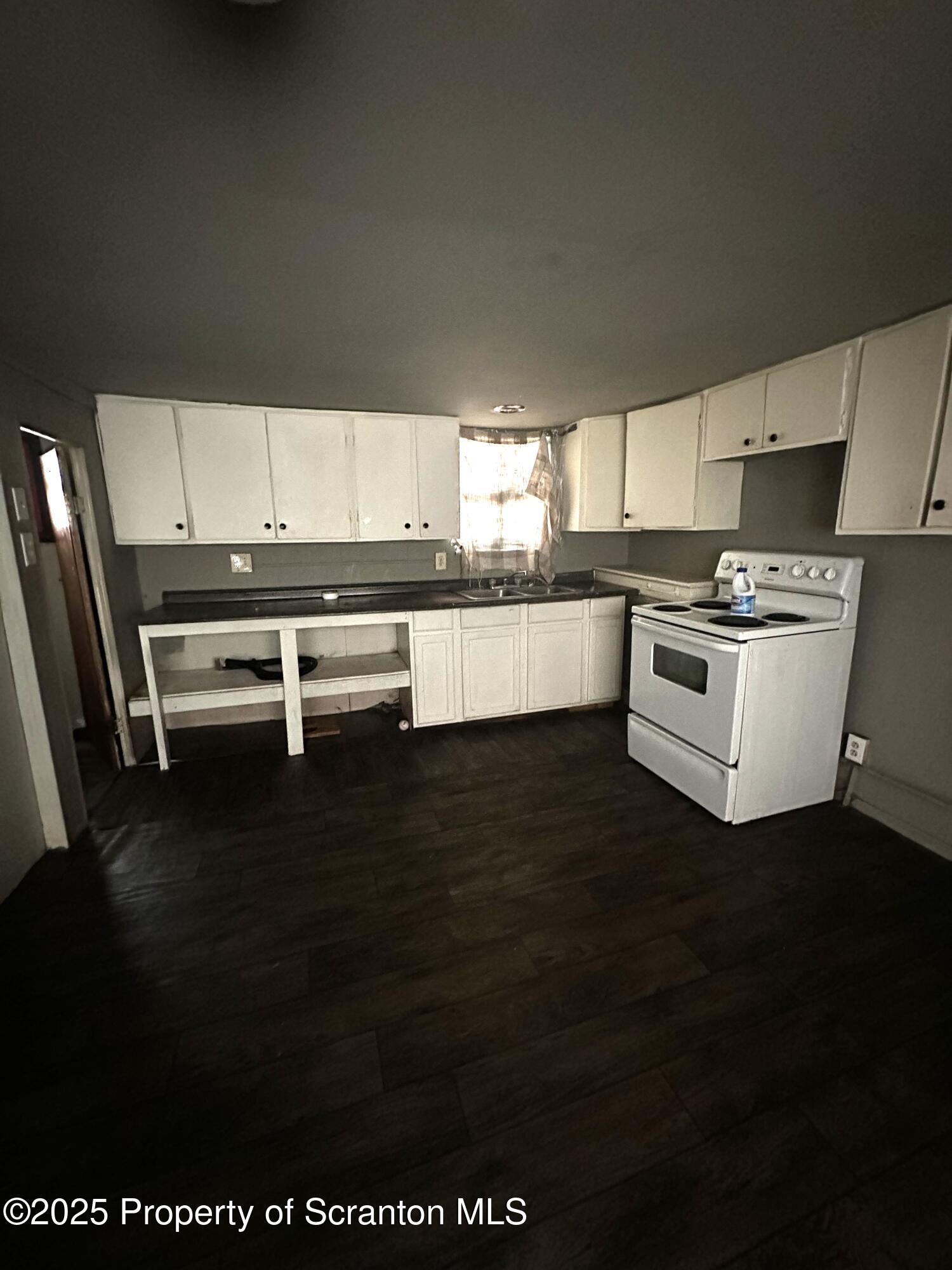 1018 Jackson Street Scranton, PA 18504 - Photo 5 of 13 Gallery Image 5