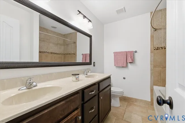 $575,000 | 14419 Beachmere Drive, Chester, VA 23831