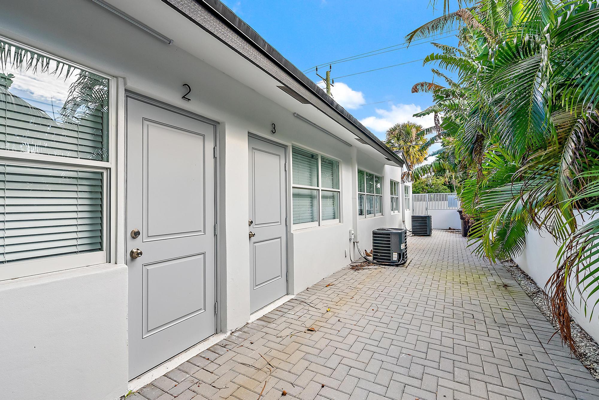 3808 Broadway Avenue West Palm Beach, FL 33407 - Photo 15 of 34 a view of a house with a patio