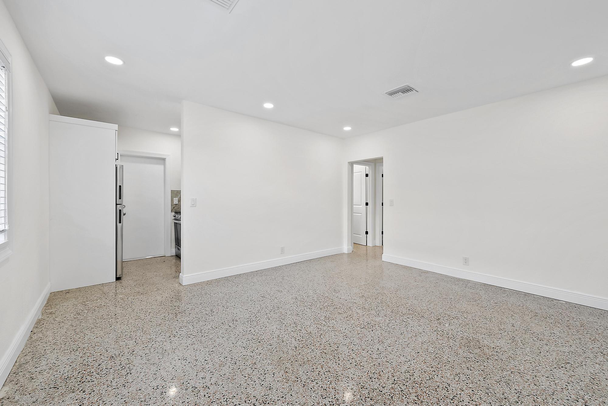 3808 Broadway Avenue West Palm Beach, FL 33407 - Photo 17 of 34 a view of an empty room