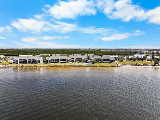 a view of an ocean view