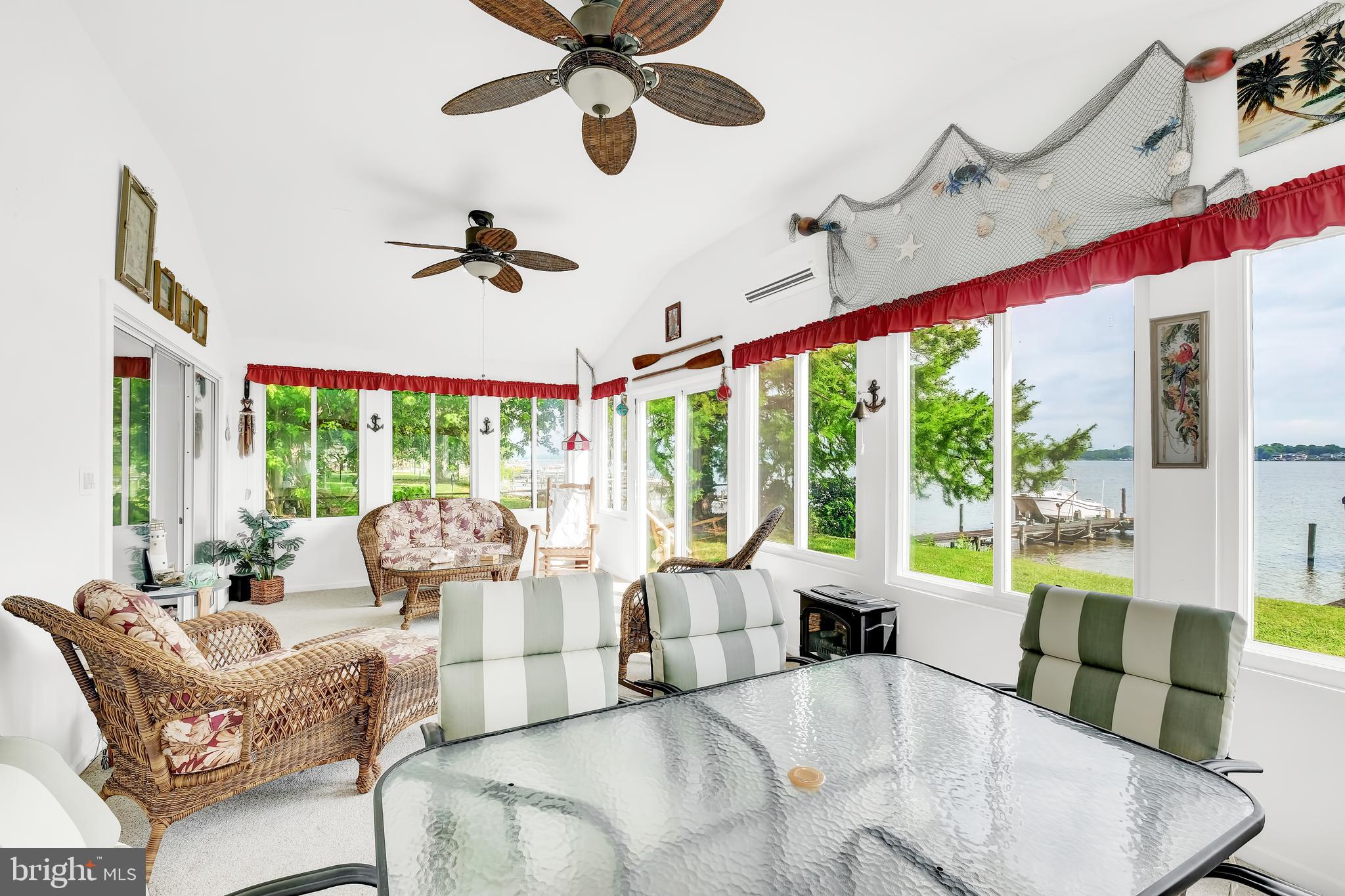 4218 Lynhurst Road Baltimore, MD 21222 - Photo 12 of 27 sunroom