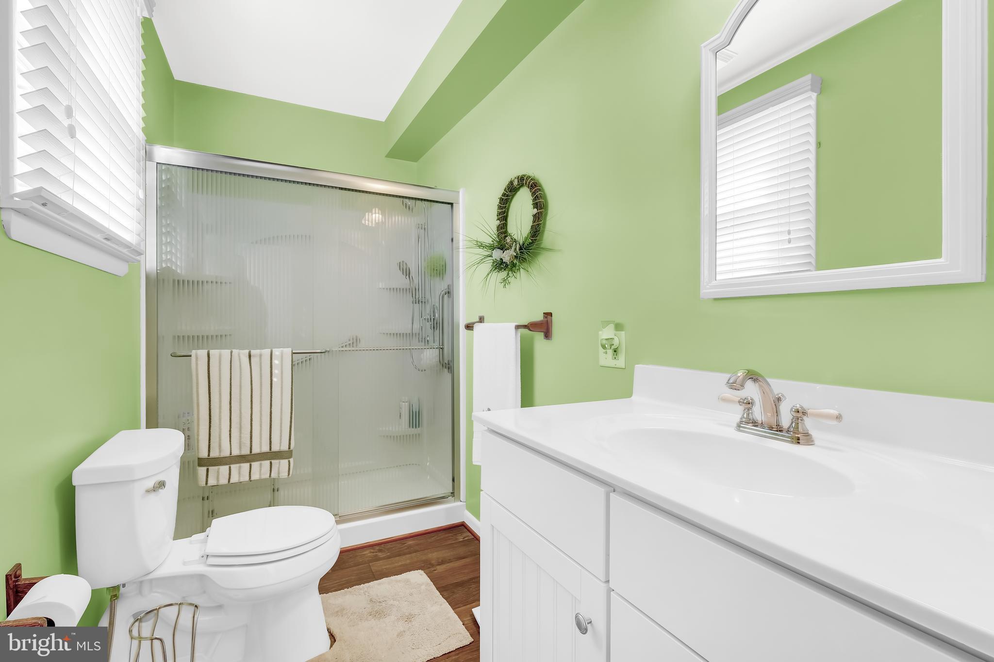 4218 Lynhurst Road Baltimore, MD 21222 - Photo 13 of 27 main level full bath