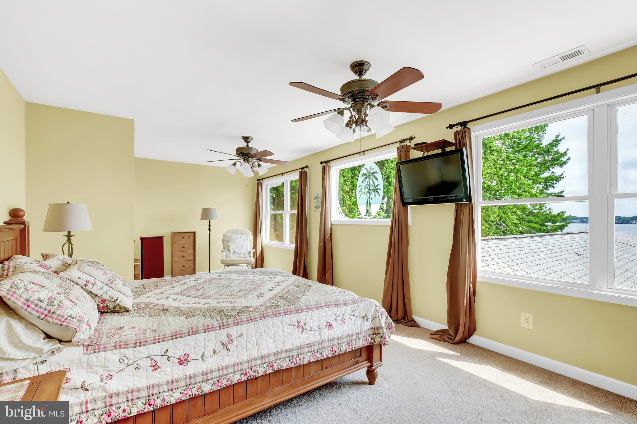 4218 Lynhurst Road Baltimore, MD 21222 - Photo 17 of 27 upper level master bedroom