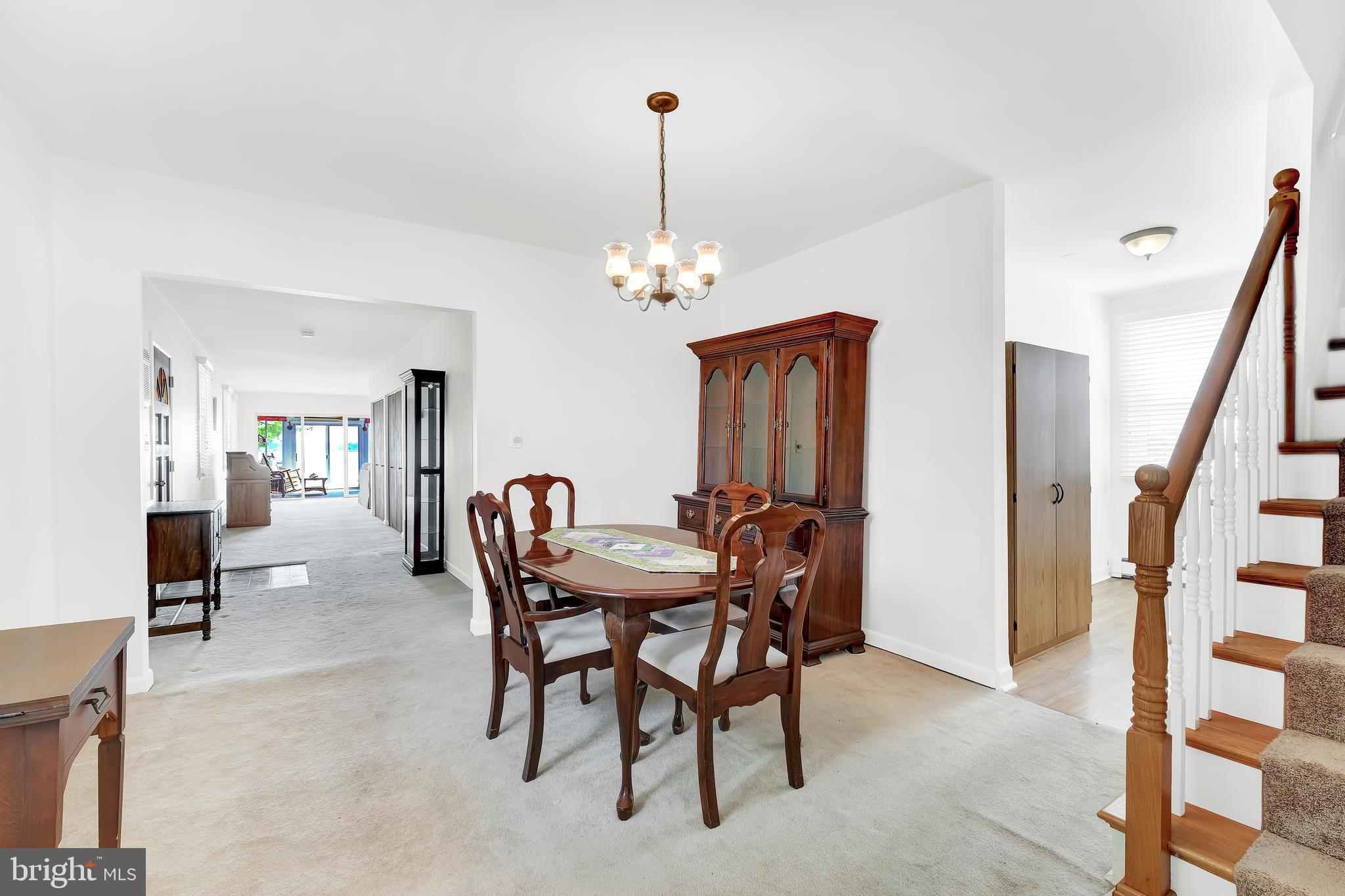 4218 Lynhurst Road Baltimore, MD 21222 - Photo 3 of 27 dining room