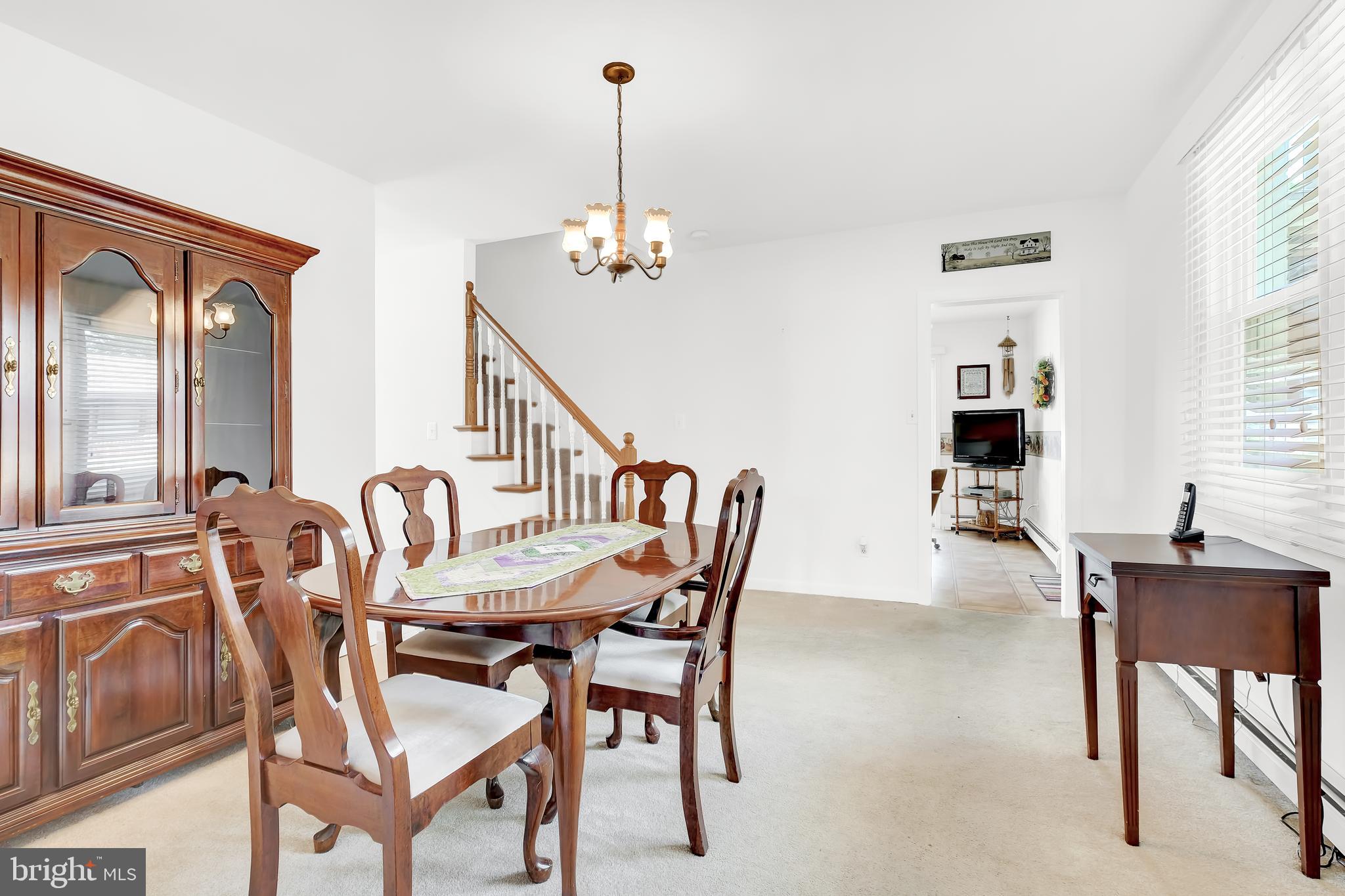4218 Lynhurst Road Baltimore, MD 21222 - Photo 4 of 27 dining room