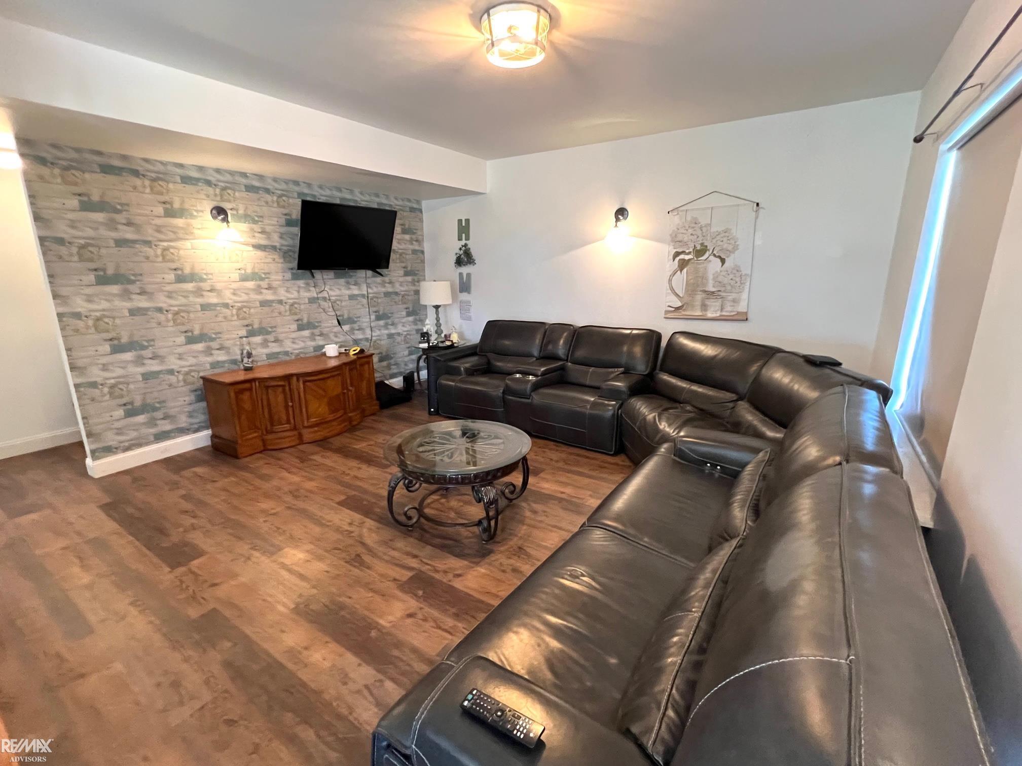 33920 Schneider Road Chesterfield, MI 48047 - Photo 12 of 24