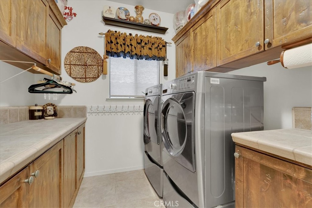32815 Riverside Springville, CA 93265 - Photo 27 of 75 Laundry area