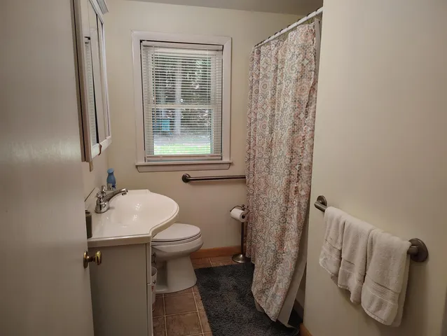 $2,500 | 43 Beachwood Road, Hebron, NH 03241