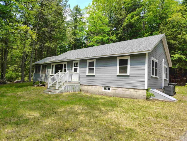 $2,500 | 43 Beachwood Road, Hebron, NH 03241
