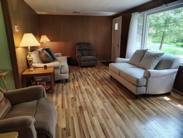 $2,500 | 43 Beachwood Road, Hebron, NH 03241