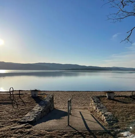 $2,500 | 43 Beachwood Road, Hebron, NH 03241