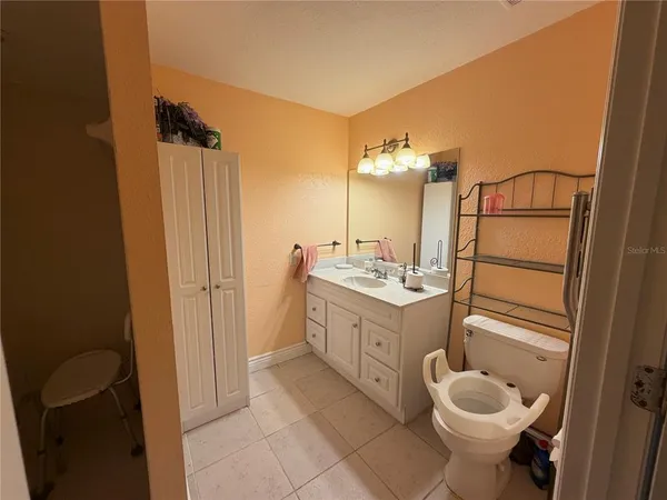 $449,000 | 39106 Grays Airport Road, Lady Lake, FL 32159