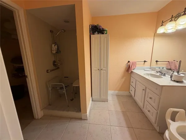 $449,000 | 39106 Grays Airport Road, Lady Lake, FL 32159