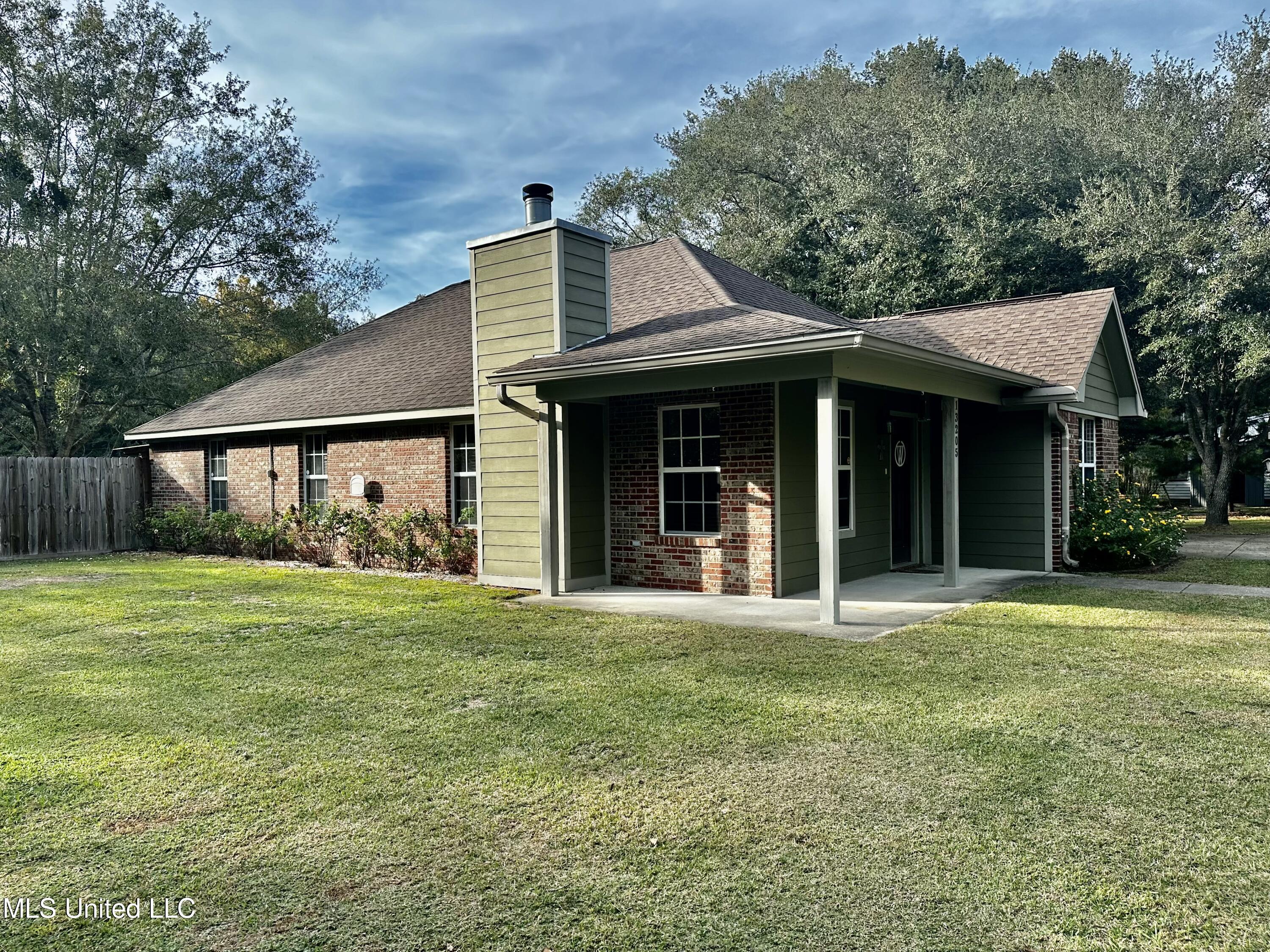 13205 Lily Orchard Road Moss Point, MS 39562 - Photo 3 of 23 IMG_2644