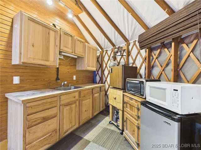 $84,000 | 28468 Possum Trot Road, Stover, MO 65078