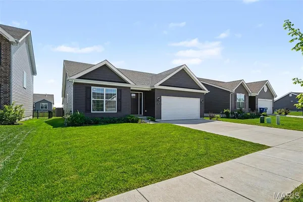 $400,000 | 906 Palisades Circle, St. Charles, MO 63301