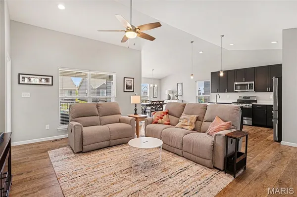 $400,000 | 906 Palisades Circle, St. Charles, MO 63301