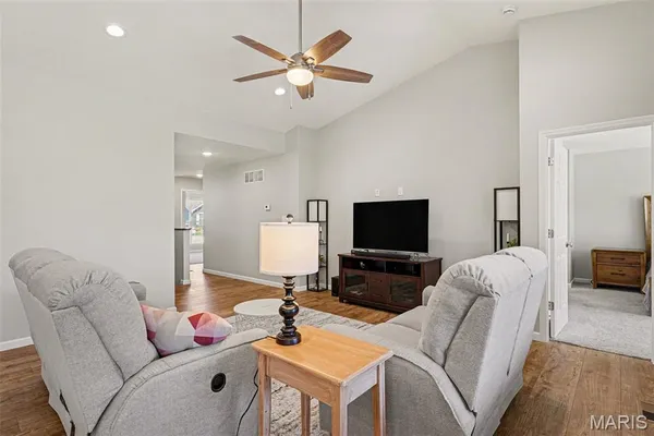 $400,000 | 906 Palisades Circle, St. Charles, MO 63301
