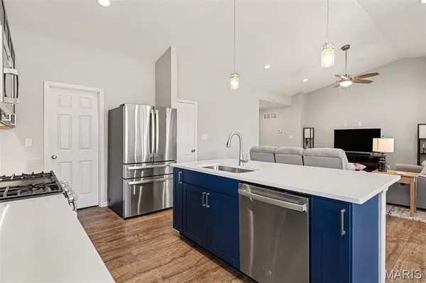 $400,000 | 906 Palisades Circle, St. Charles, MO 63301