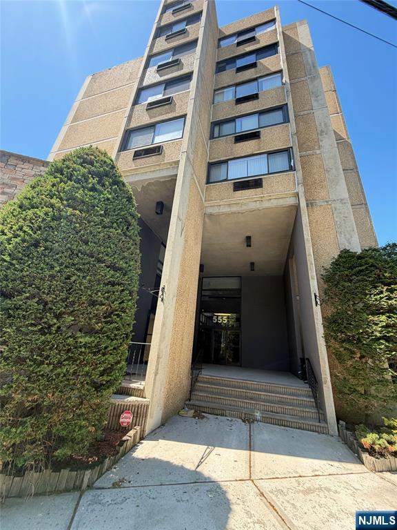 555 Gorge Road, Unit 4I Cliffside Park, NJ 07010 - Photo 2 of 2