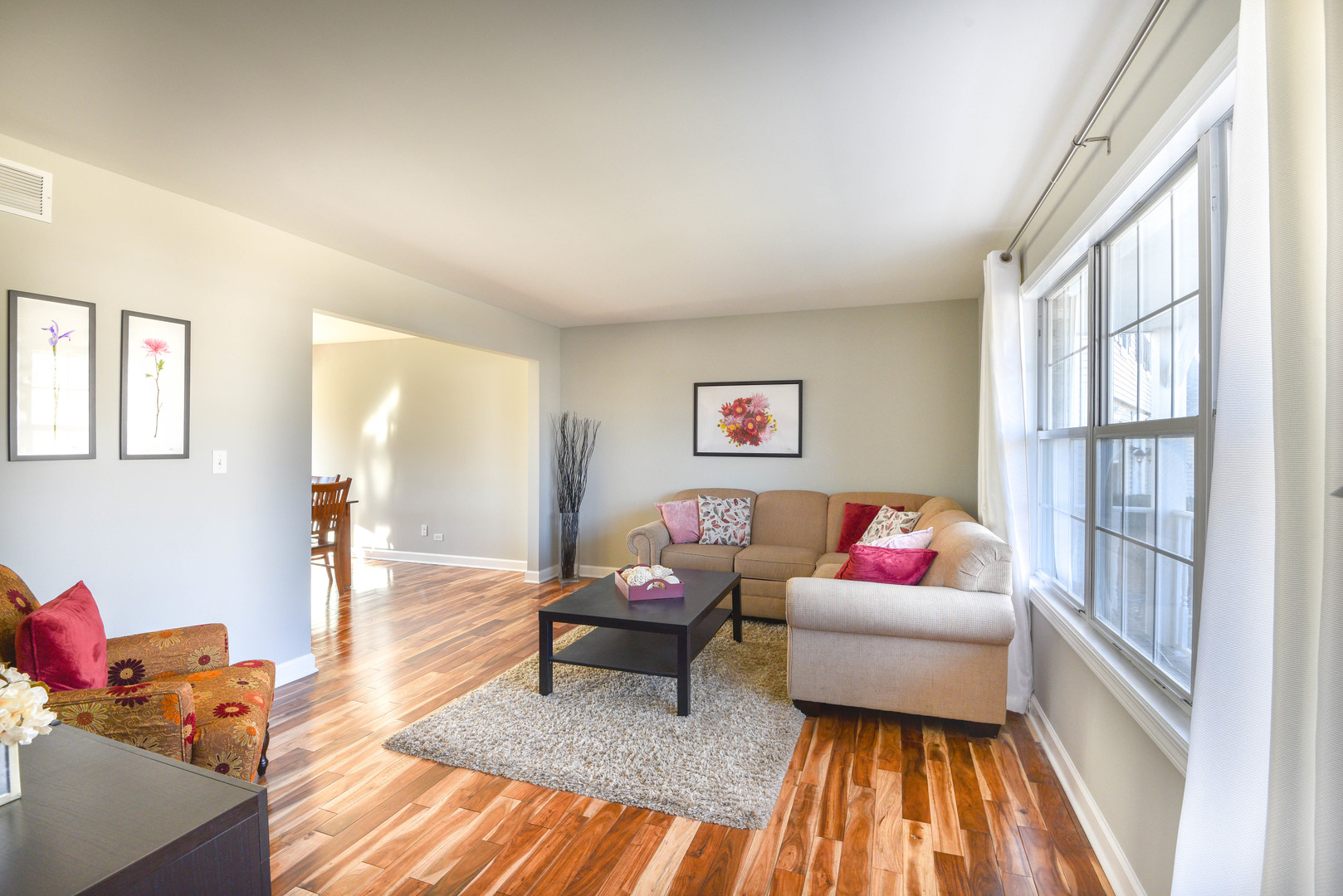 44 Forestview Lane Aurora, IL 60502 - Photo 2 of 18 a living room with furniture and a window