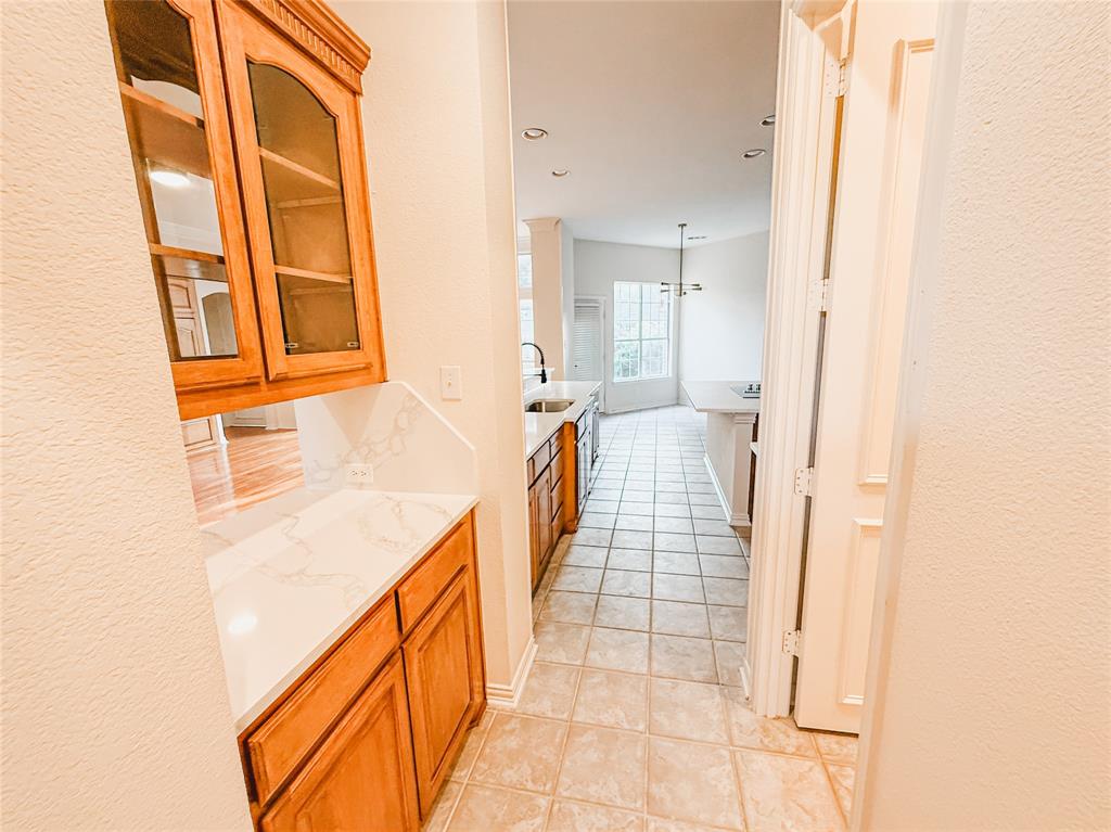 7201 Regency Court Plano, TX 75024 - Photo 15 of 33 Butler's Pantry