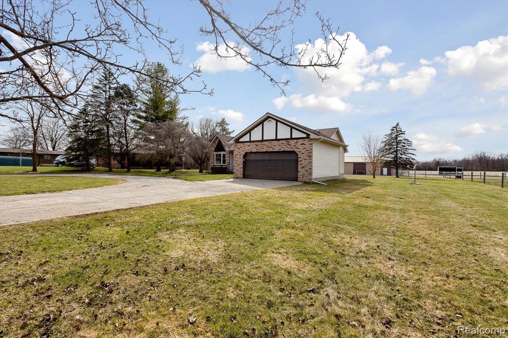 4163 North Gale Road Davison, MI 48423 - Photo 4 of 60