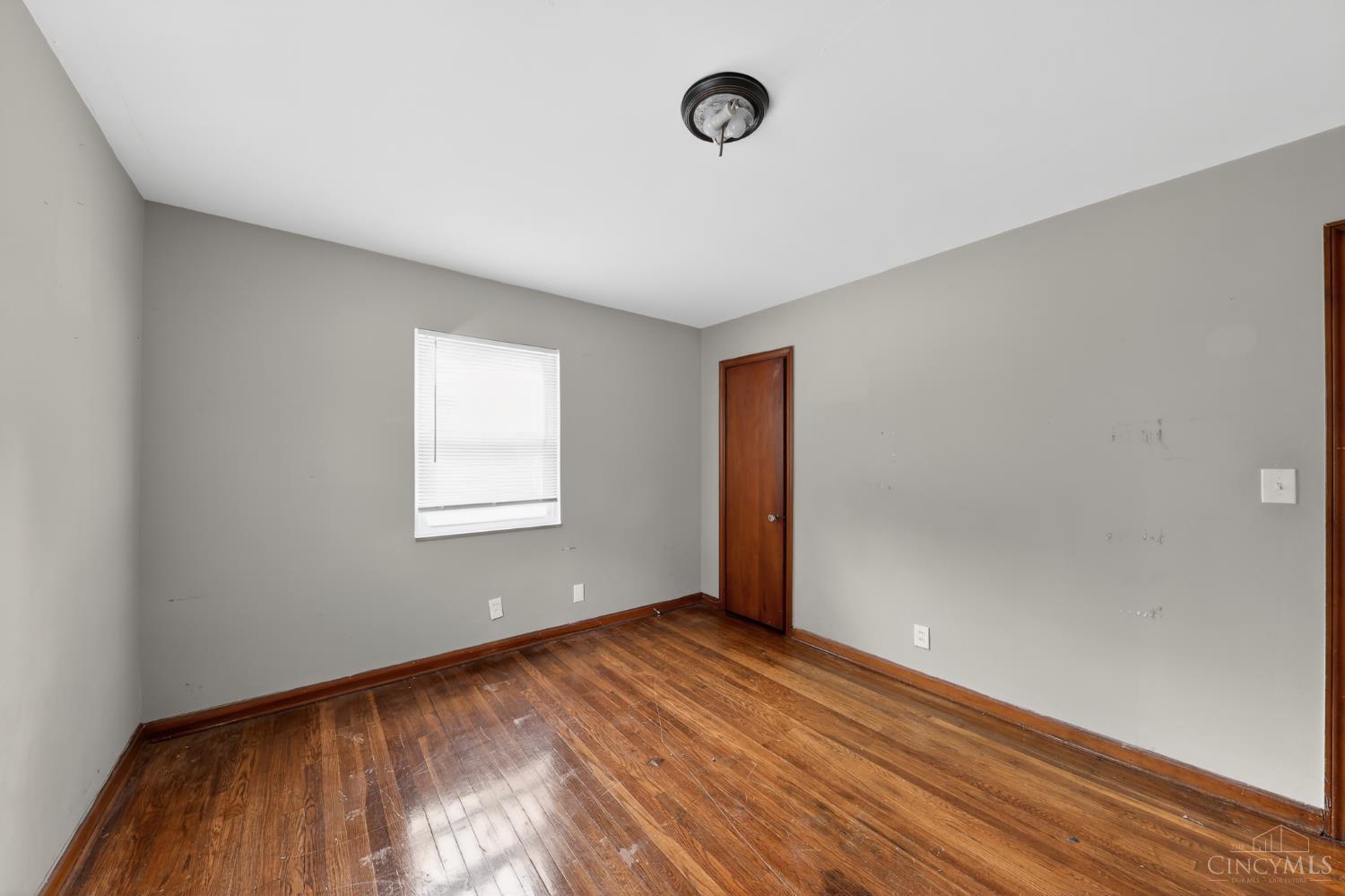 218 Ridgeway Road Cincinnati, OH 45216 - Photo 12 of 30