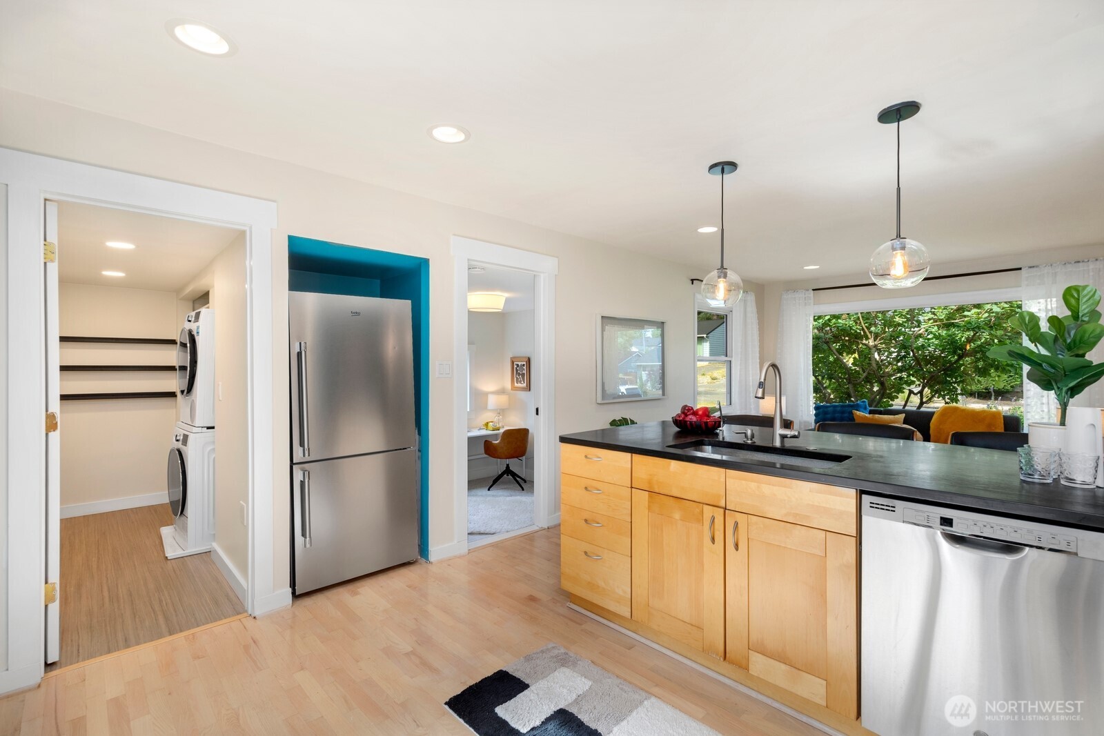 9348 32nd Avenue Southwest Seattle, WA 98126 - Photo 11 of 25