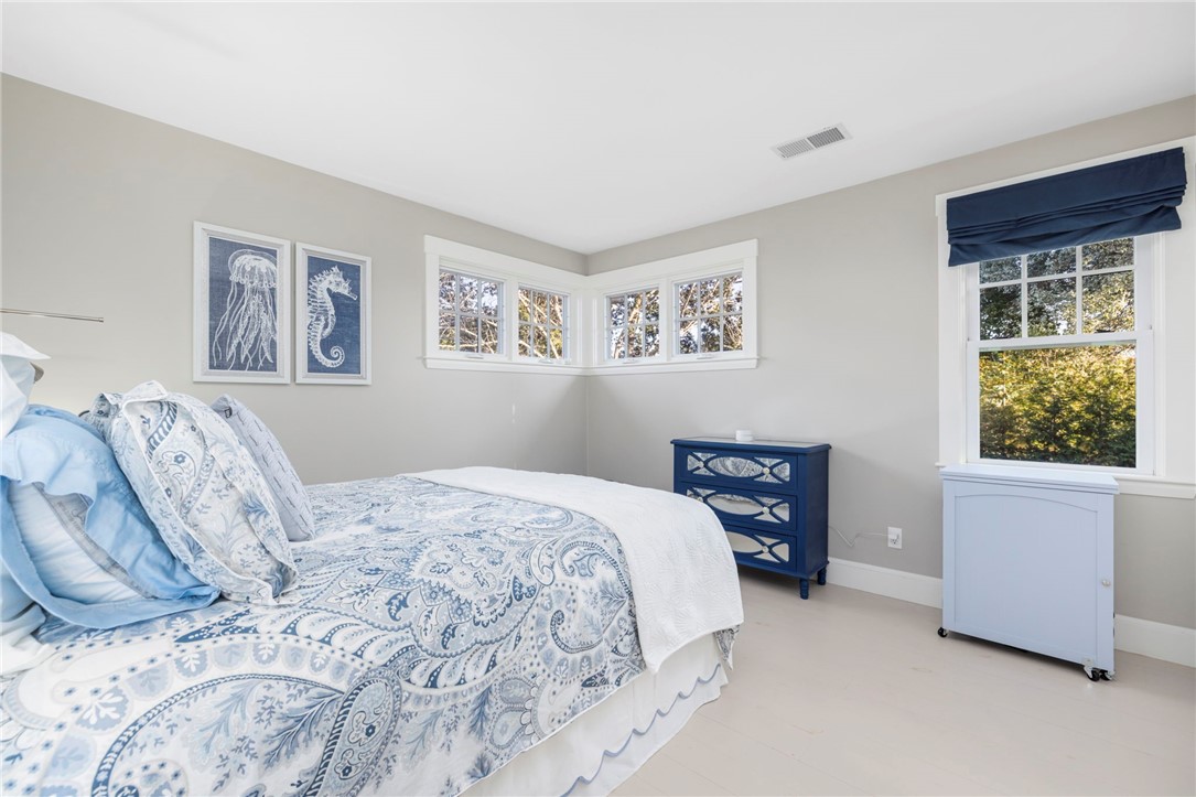 129 Ruggles Avenue Newport, RI 02840 - Photo 25 of 47