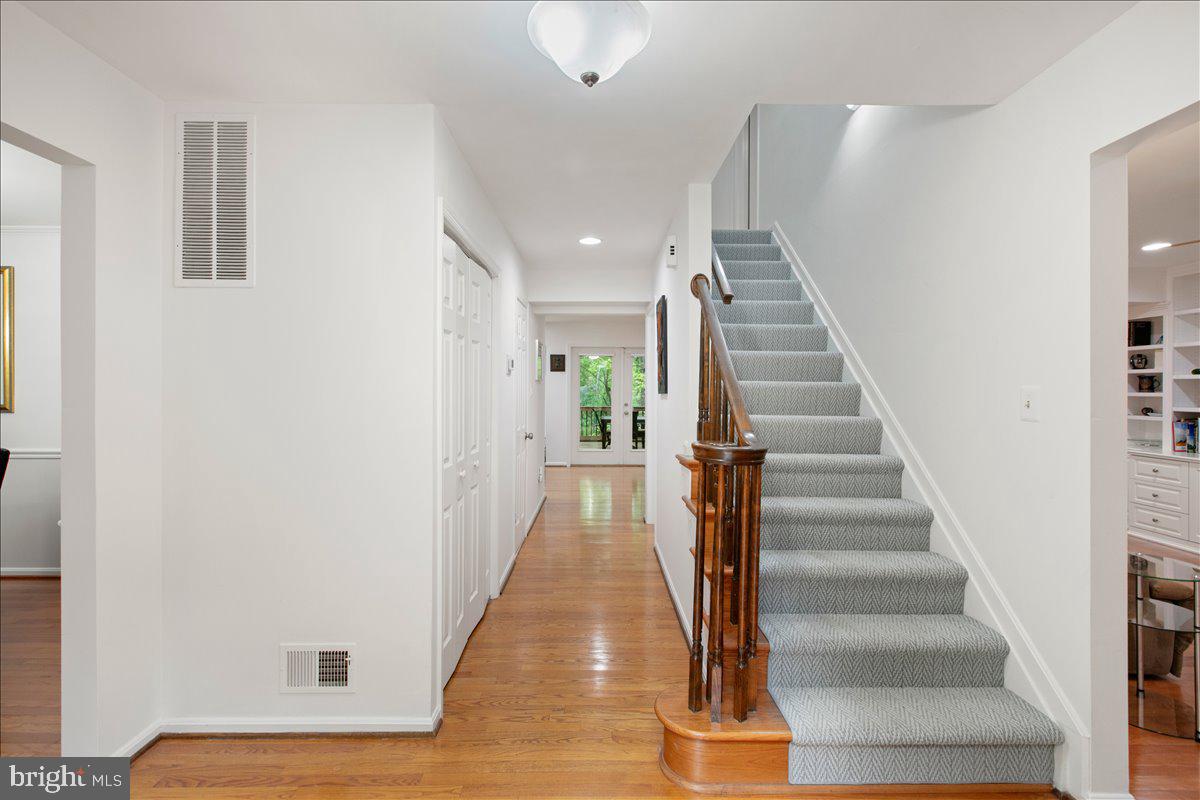 10741 Midsummer Drive Reston, VA 20191 - Photo 14 of 53