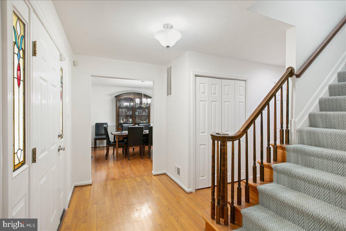10741 Midsummer Drive Reston, VA 20191 - Photo 15 of 53