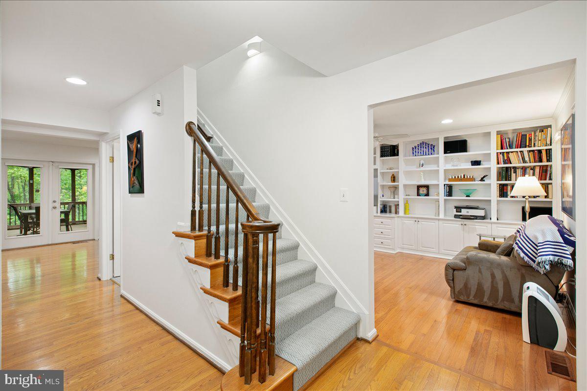 10741 Midsummer Drive Reston, VA 20191 - Photo 16 of 53