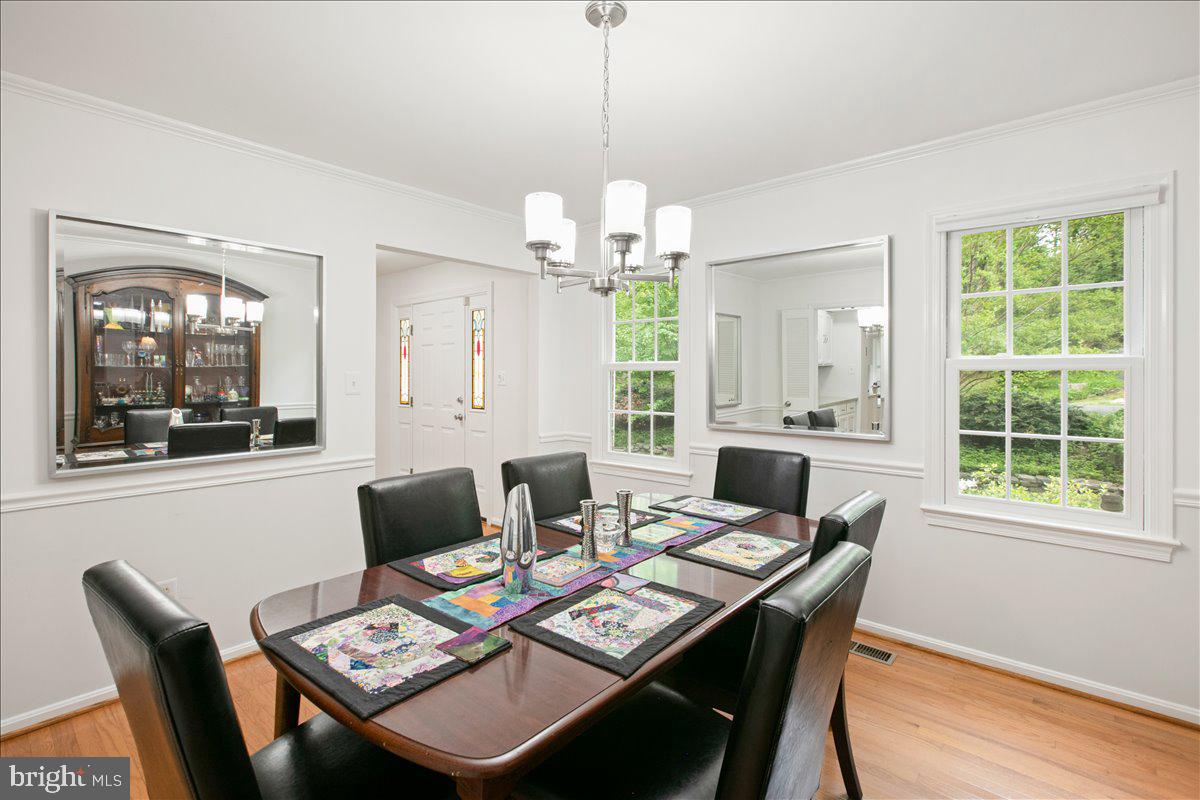 10741 Midsummer Drive Reston, VA 20191 - Photo 19 of 53