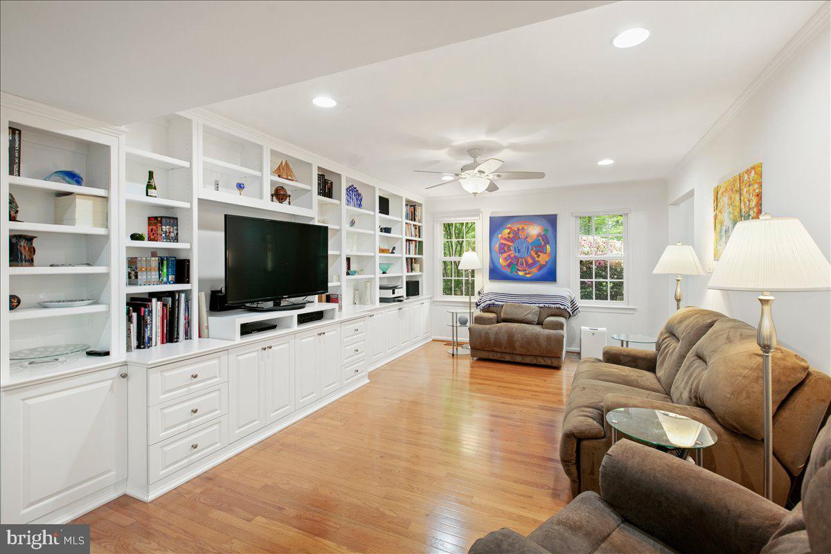10741 Midsummer Drive Reston, VA 20191 - Photo 23 of 53
