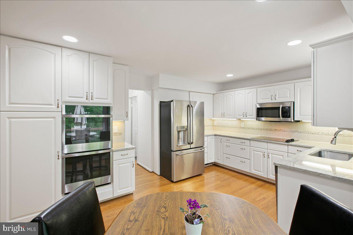 10741 Midsummer Drive Reston, VA 20191 - Photo 27 of 53