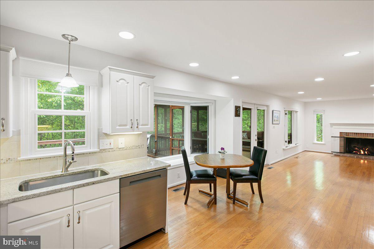 10741 Midsummer Drive Reston, VA 20191 - Photo 31 of 53