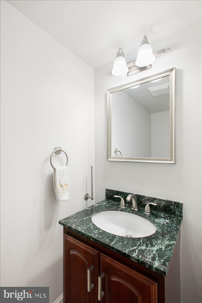 10741 Midsummer Drive Reston, VA 20191 - Photo 32 of 53