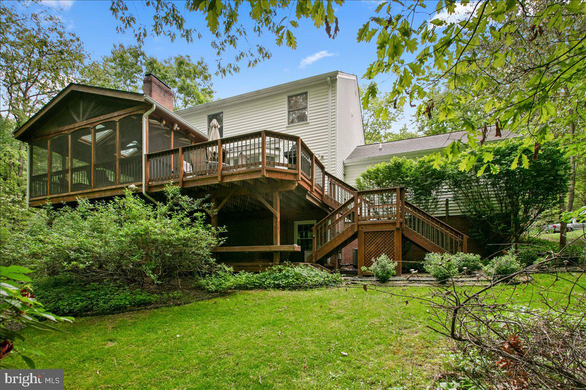 10741 Midsummer Drive Reston, VA 20191 - Photo 4 of 53