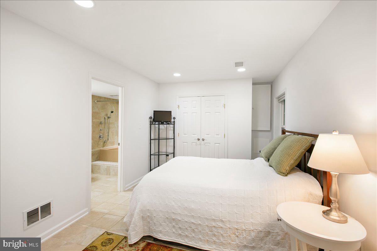 10741 Midsummer Drive Reston, VA 20191 - Photo 48 of 53