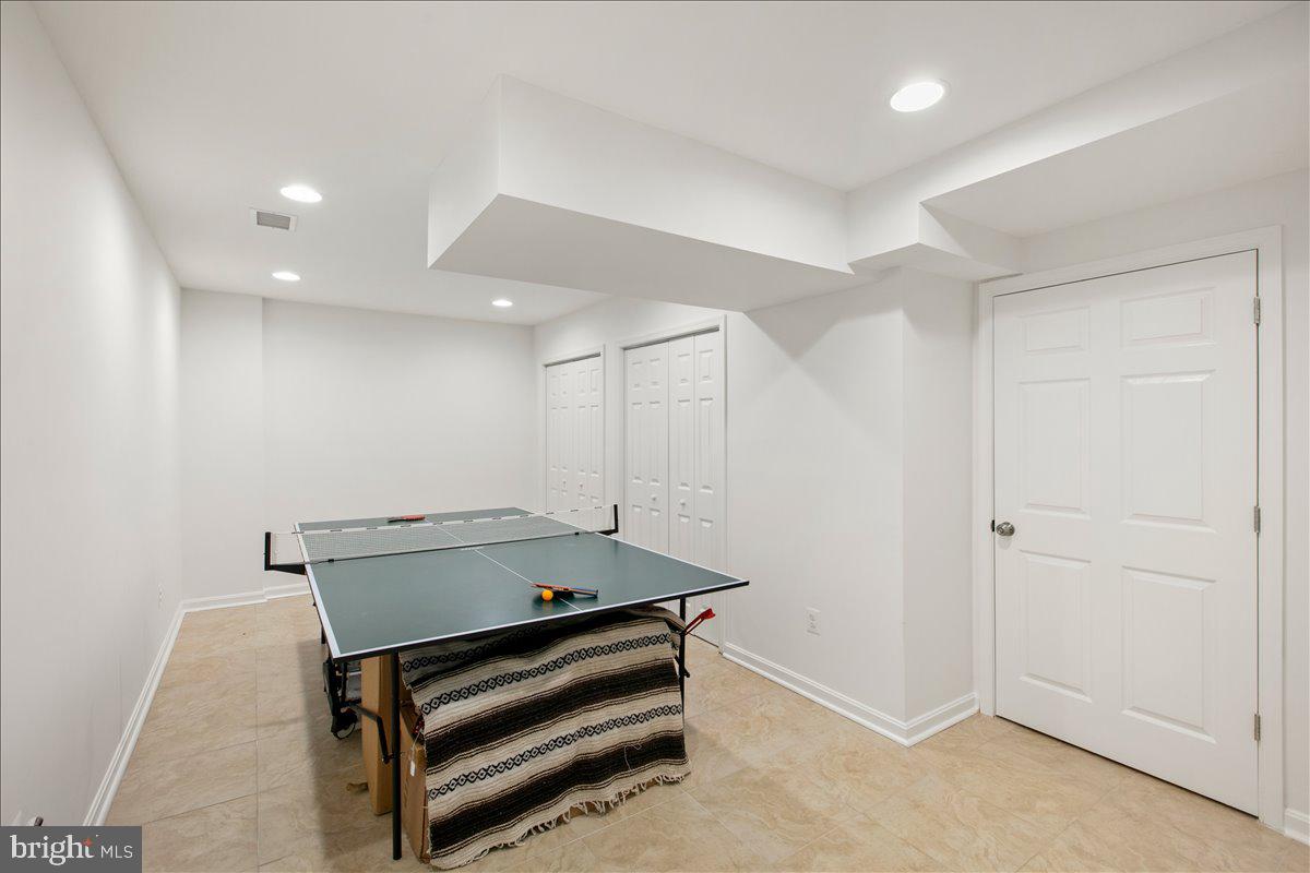 10741 Midsummer Drive Reston, VA 20191 - Photo 50 of 53