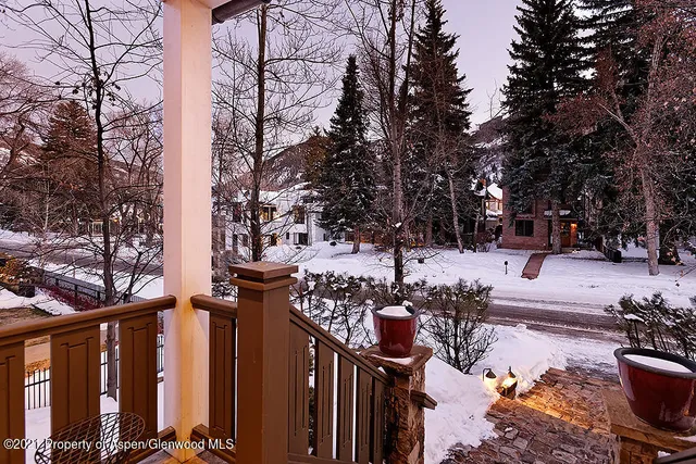 a view of outdoor space yard and patio