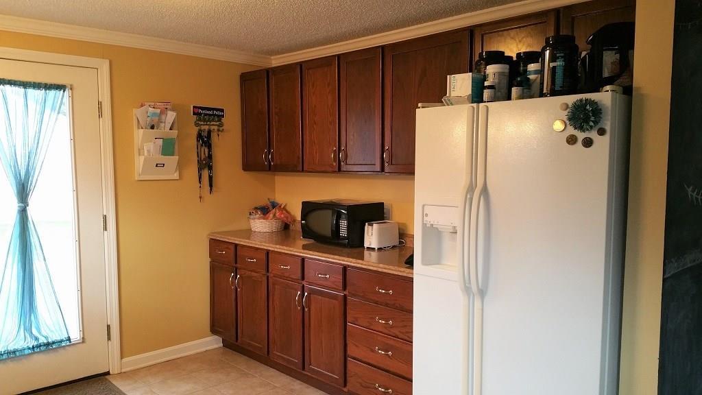 Entry into kitchen